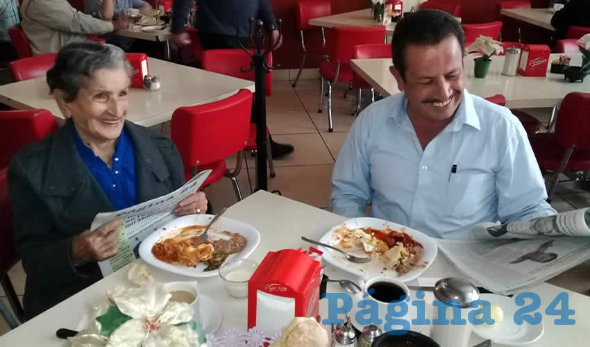 Soledad Muñoz y Luis Fernando Romo Muñoz compartieron el pan y la sal en el restaurante Mitla