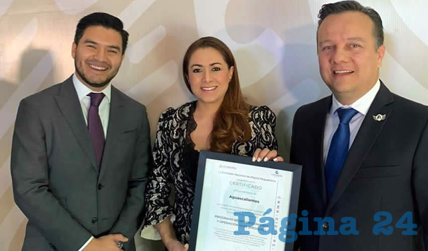 Tere Jiménez mencionó que es un honor recibir esta certificación que da muestra de la eficiencia de la ventanilla única