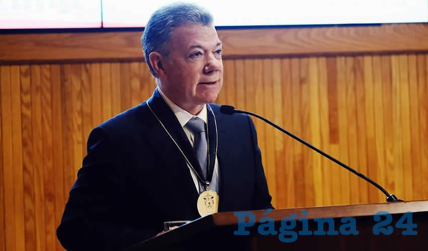 Tras condenar la pretensión de Estados Unidos de levantar un muro en su frontera con México, Juan Manuel Santos destacó que la moderación y la empatía no son las virtudes más populares, porque no garantizan un lugar en la historia, pero “sí pueden ayudar a corregir el rumbo y a construir un mejor futuro