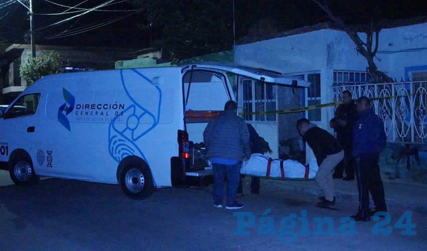 Peritos de la Fiscal&iacute;a General del Estado retiran el cad&aacute;ver de Ricardo &ldquo;N&rdquo; &ldquo;N&rdquo;, de 55 a&ntilde;os de edad