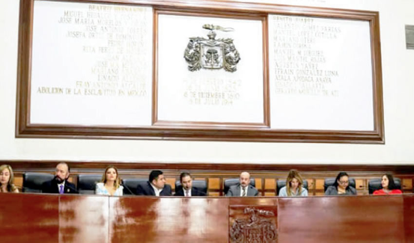 Aumenta la burocracia: De acuerdo con la tesorera de Guadalajara, para 2020 el gobierno municipal estima gastar 4 mil 700 millones de pesos del erario en pago de nómina; también, se dijo que abrirán plazas para diversas áreas operativas, y se contemplarán incrementos salariales del 3 por ciento a trabajadores de confianza y policías/Foto: Archivo Página 24