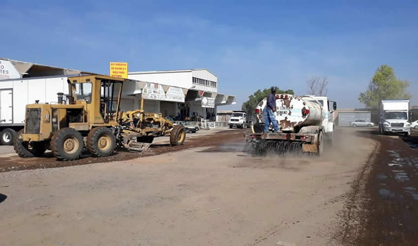 Las calles internas presentaban un marcado deterioro y de forma inicial se les está dando mantenimiento con trabajos de renivelación