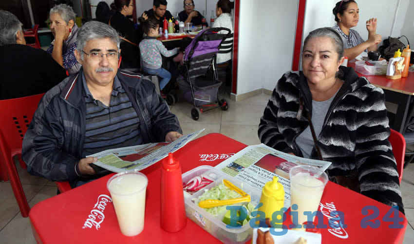 En quesadillas estilo México El Maizito Azul desayunaron José Antonio Álvarez Colín y Beatriz Dávalos Molina