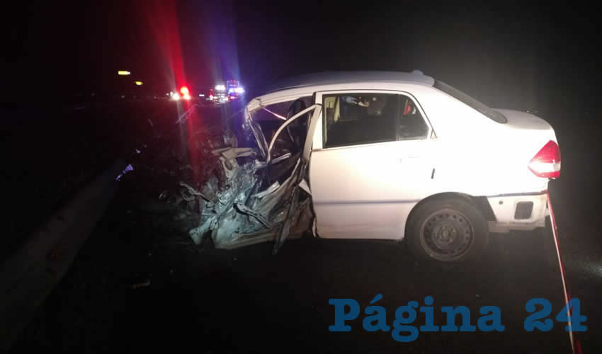 Totalmente destrozado qued&oacute; tras la colisi&oacute;n el autom&oacute;vil Nissan Tiida, que conduc&iacute;a la hoy occisa Adriana Noem&iacute; &ldquo;N&rdquo; &ldquo;N&rdquo;