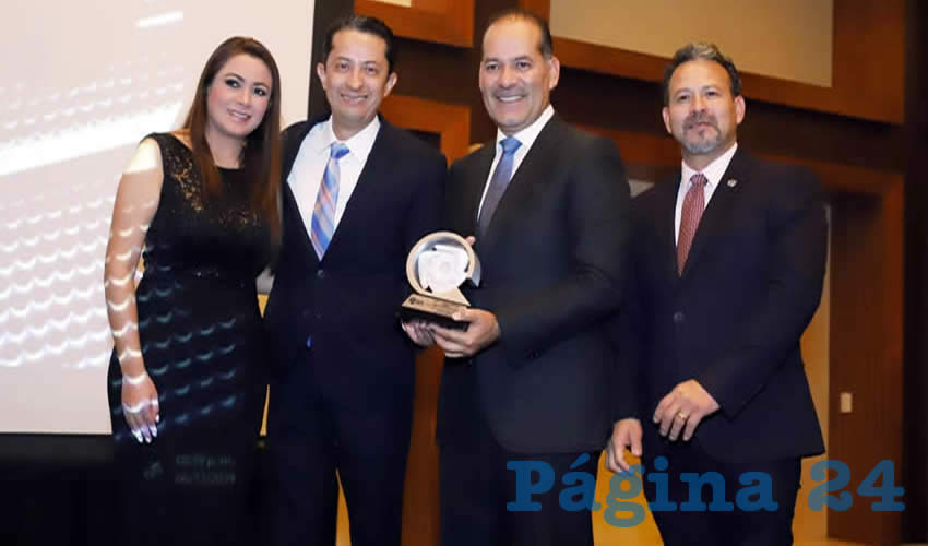 El gobernador del Estado, Martín Orozco Sandoval, y la presidenta municipal de Aguascalientes, Tere Jiménez Esquivel, asistieron a la celebración por el XXV aniversario del Grupo de Industriales de Aguascalientes
