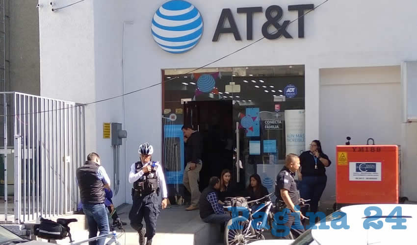 El establecimiento de AT&T, ubicado en el cruce de avenida Adolfo L&oacute;pez Mateos y calle Jes&uacute;s D&iacute;az de Le&oacute;n