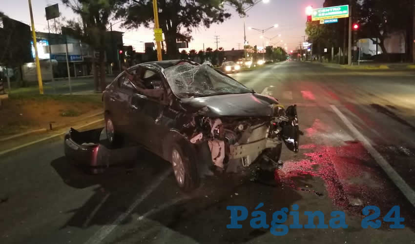 En avenida Universidad ocurrió el percance, en el cual el conductor resultó ileso