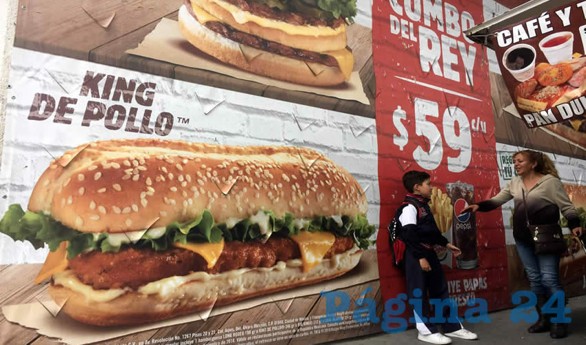 Ni&ntilde;os comen dulces o comida chatarra en exceso, que no les nutre absolutamente en nada y s&oacute;lo les engorda (Foto: Archivo/ Isaac Esquivel/ Cuartoscuro)