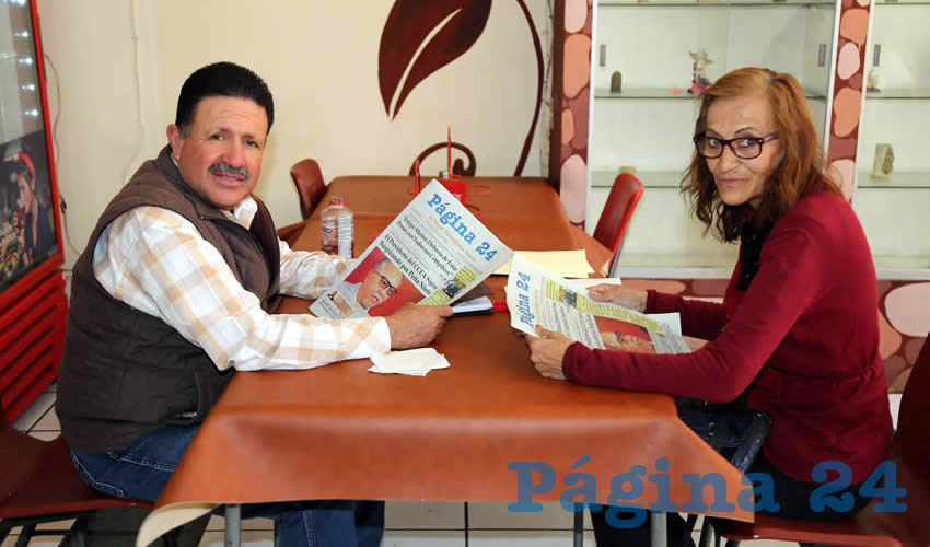 En Fuente de Sodas Mapi se reunieron José Manuel González Mota, diputado local; y María Esther Horcasitas
