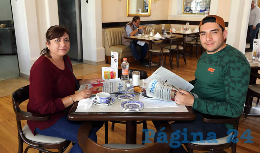 En Sanborns Francia almorzaron Angélica Aviña López y Miguel Aviña López