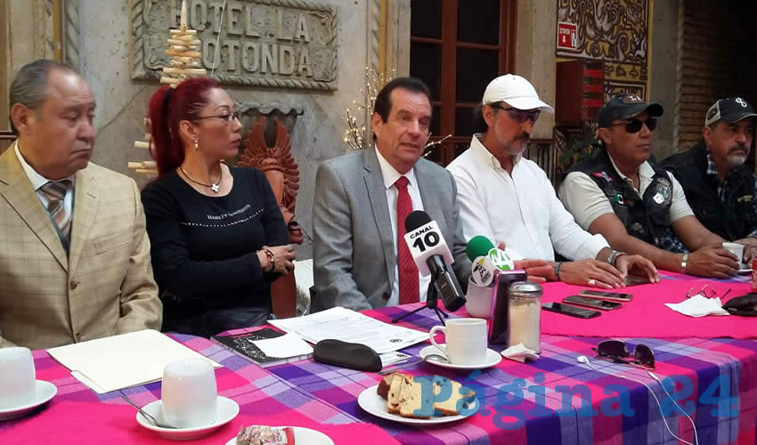 Motociclistas señalaron que fue gracias a las gestiones del diputado Óscar Herrera como pudieron reducir el aberrante incremento en el refrendo que les pretendían imponer; incluso dijeron que de su similar, Jonadab Martínez, no obtuvieron nada/Foto: Francisco Tapia