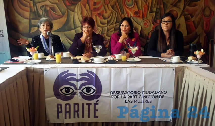 El colectivo Parité en conferencia de prensa donde denunciaron la falta de interés del gobierno de Enrique Alfaro para combatir y erradicar la violencia contra las mujeres/Foto: Francisco Tapia