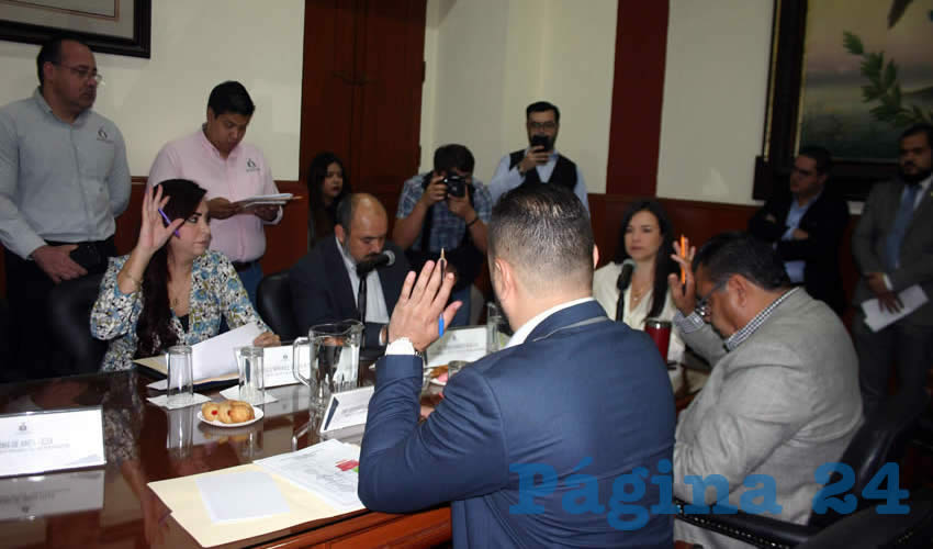 De acuerdo a las observaciones, el Ipejal tiene irregularidades en su gasto 2017 por 495.8 millones de pesos, en tanto que en Servicios de Salud Jalisco el monto señalado es de 230.1 millones de pesos; no obstante, a dos años de estas cuentas raras, diputados aprobaron enviarlas a la Auditoría para una segunda revisión/Foto: Archivo Página 24