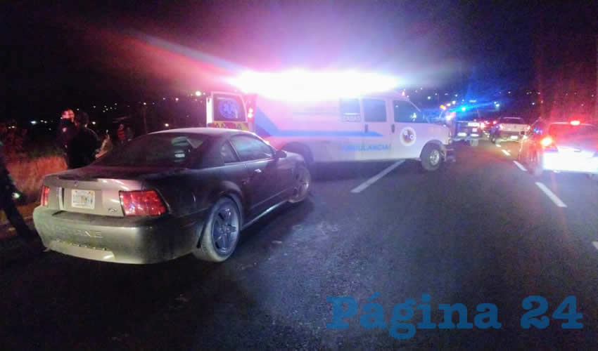 Posterior al tr&aacute;gico percance, un cafre estamp&oacute; su Mustang contra una ambulancia municipal