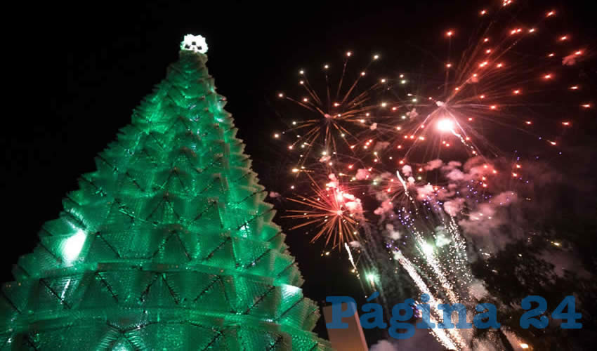 Con la finalidad de fortalecer los lazos familiares y brindarle a los aguascalentenses un espacio donde puedan convivir en armon&iacute;a, Mart&iacute;n Orozco Sandoval inaugur&oacute; Villa Navidad 2019