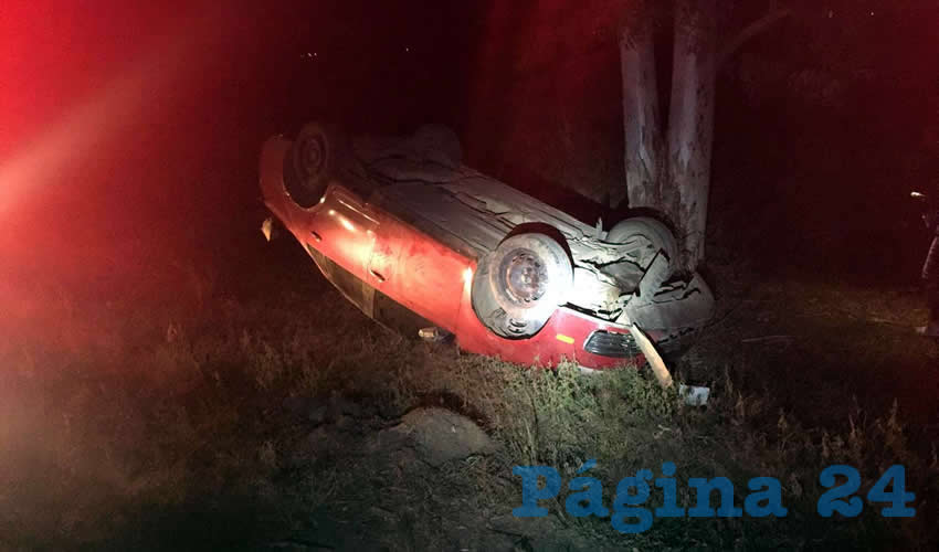 El accidente ocurrió en la carretera estatal 56, en Rincón de Romos