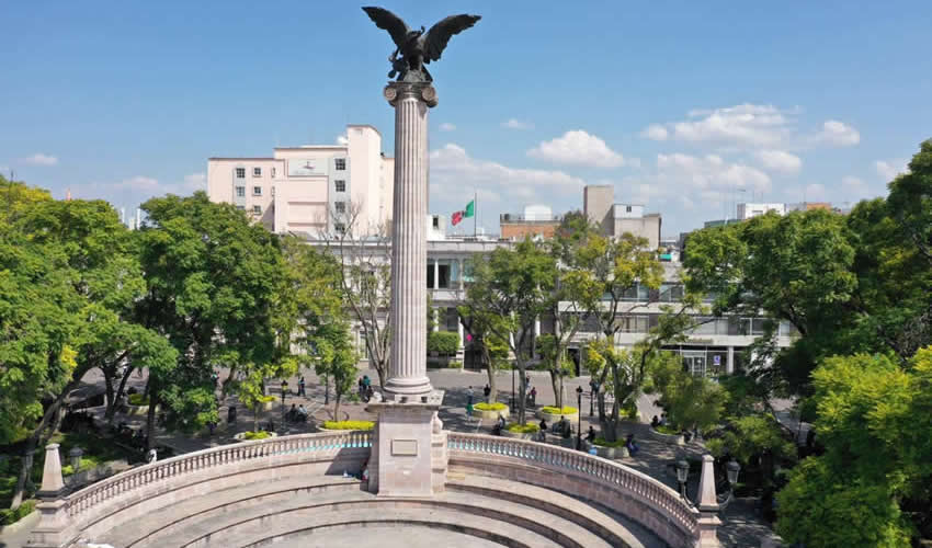 Se ha logrado la activa participaci&oacute;n por medio de los Reportes Ciudadanos, que han atendido m&aacute;s de mil 400 casos de delitos ambientales. Se muestra la Plaza de Armas en la foto.