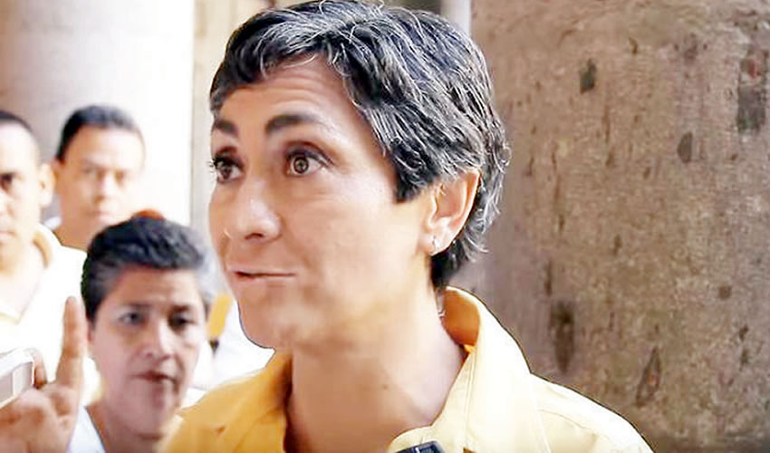 La líder sindical Rosario Prado denunció que persisten los malos manejos de los recursos que quincena a quincena aportan los trabajadores, ya que en el consejo del Ipejal no hay representación real de los sindicatos libres, pues los dos presuntos representantes de los trabajadores, obedecen a los intereses del gobierno estatal/Foto: Cortesía