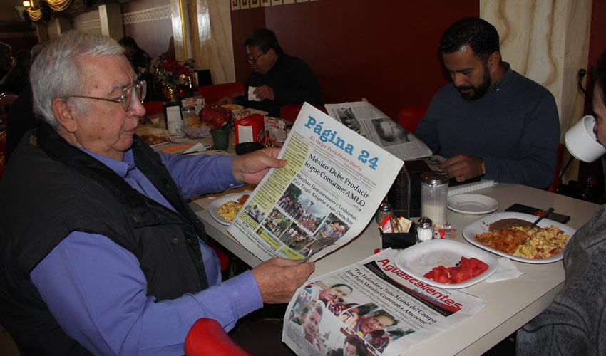 Salvador Gaytán Rangel y Arturo Estrada Ramírez desayunaron en el restaurante Mitla