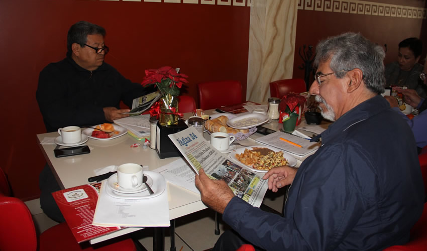Roberto Cortés Ocampo y Pedro de Jesús Toledo compartieron el pan y la sal en el Mitla