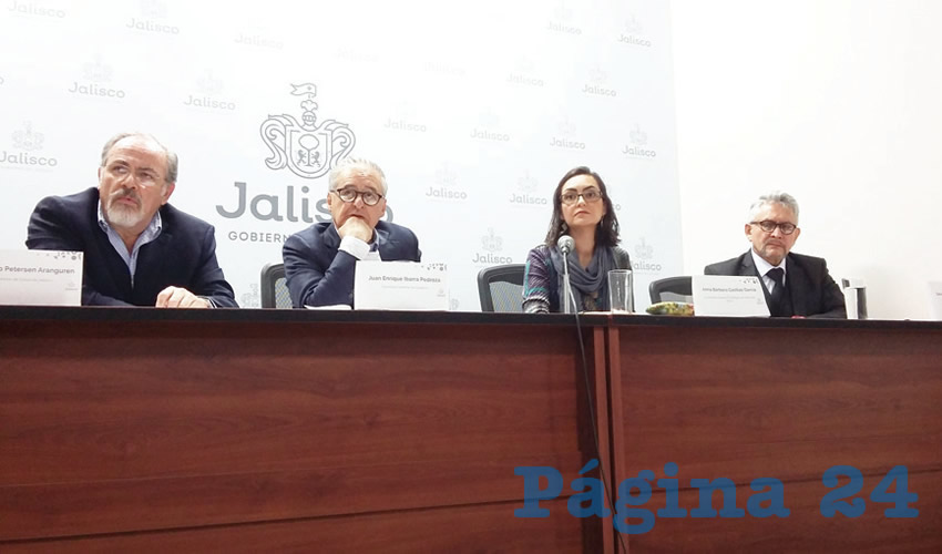 Agentes de la FGE intervinieron tres dependencias del sector salud, incluidas las oficinas centrales, por cuatro denuncias presentadas por la misma Secretaría de Salud de Jalisco; como la investigación está en proceso, está por determinarse el daño que causaron al erario las corruptelas, y cuántos y cuáles funcionarios están implicados en ellas/Foto: Francisco Tapia