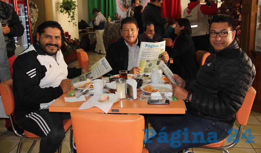 En el restaurante El Zodiaco almorzaron Arturo Muñoz Moreno, Marco Antonio Macías y Óscar Martínez Cervantes