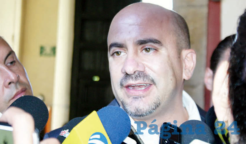 El alcalde tapatío recalcó que lo que se estaría requiriendo para la policía es armamento, uniformes, patrullas, que se puedan dirigir desde una parte administrativa para que el compromiso pueda ser cumplido/Foto: Archivo Página 24
