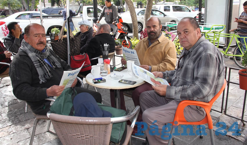 Mario René Sierra, Jorge Orozco Sierra y Manolo Delgadillo Galván compartieron el pan y la sal en Café Catedral