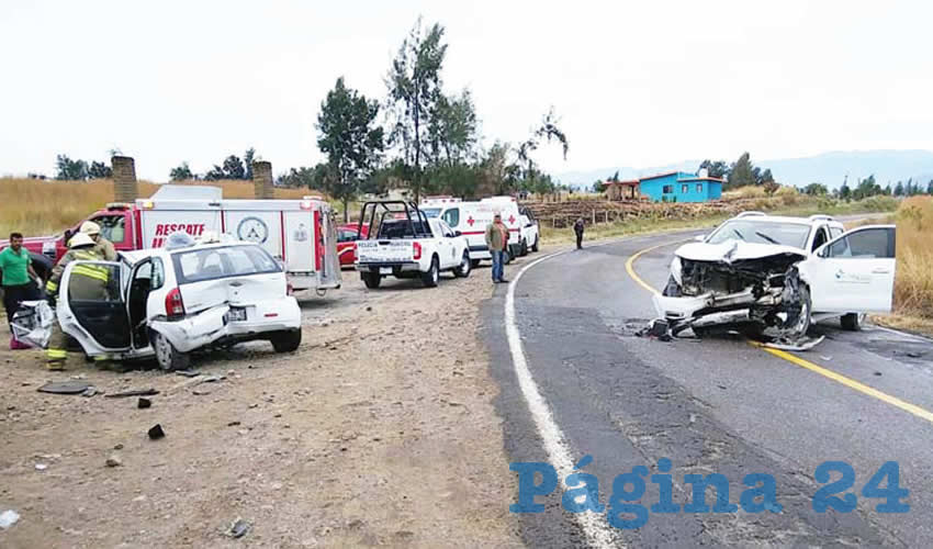 El accidente ocurrió en el kilómetro 32 de la carretera libre a Colima, en el municipio de Tonila/Fotos: Especial