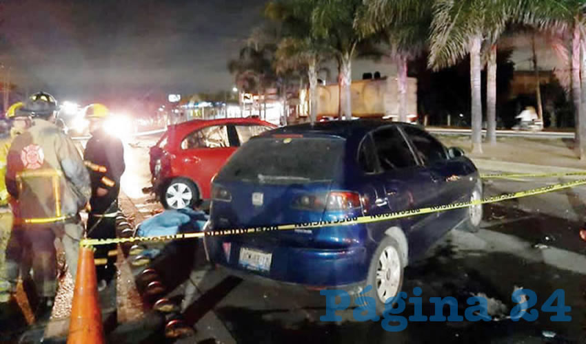 Tres vehículos esperaban el alto cuando el conductor del vehículo oficial los impactó por la parte trasera provocando la muerte de Patricia Vargas y lesionando a cuatro personas más/ Foto: Especial