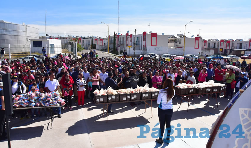 La alcaldesa Tere Jiménez benefició a miles de familias que disfrutarán de una Navidad más alegre