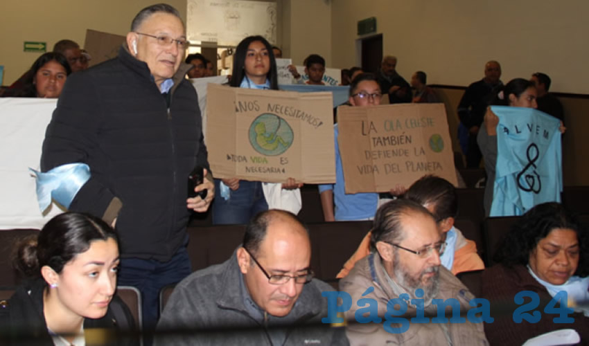 Manifestantes provida en el Congreso del Estado (Foto: Juan Fernando Reyes Ortega)