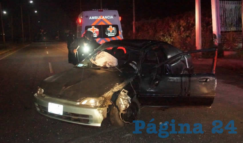 José Guadalupe García Lozoya sufrió graves heridas al colisionar su auto Honda Civic contra un poste de alumbrado