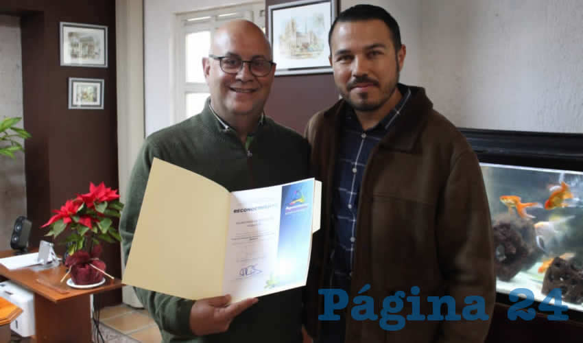 Al finalizar el año se entrega un reconocimiento a las dependencias que registraron excelencia en la adopción de prácticas ecológicas
