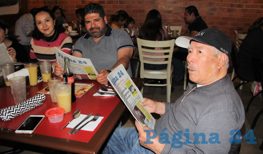 Jessy Sánchez Merlo, Víctor Hugo Sánchez Vázquez y Manuel Merlo desayunaron en Las Antorchas