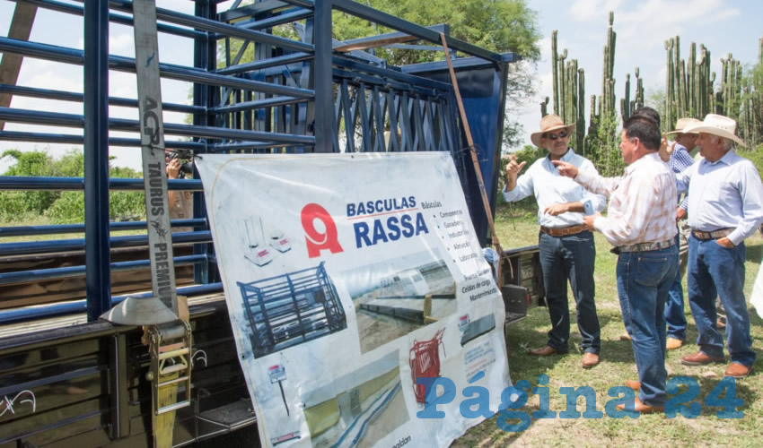El Programa Estatal de Equipamiento Rural Agrícola que favorece las labores en las parcelas con incentivos para llantas para tractor y desmalezadoras aspersoras cercos perimetrales, este año llegó a 731 productores con inversión de 10 millones de pesos
