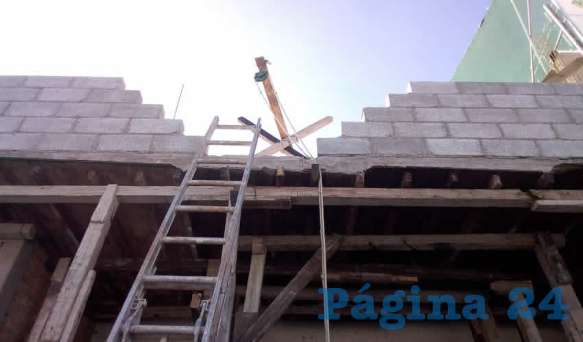 Desde este punto, en una obra en construcci&oacute;n, cay&oacute; el vac&iacute;o Ra&uacute;l Aguilera Esparza, de 56 a&ntilde;os