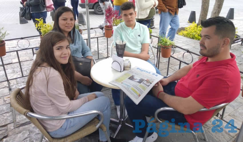 En Café Catedral charlaron Montserrat Martínez, Elida Pedroza, José y Andrés Martínez