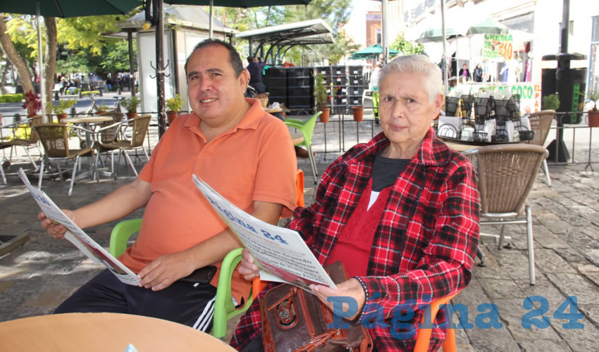 Alfonso Rosales Llamas y Dolores Muñoz Llamas compartieron el pan y la sal en Café Catedral