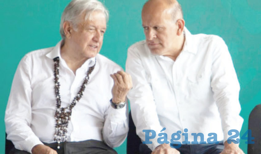 El presidente Andrés Manuel López Obrador y Juan Antonio Ferrer, titular del Insabi, durante una gira en Metepec, Hidalgo. Foto: Miguel Dimayuga