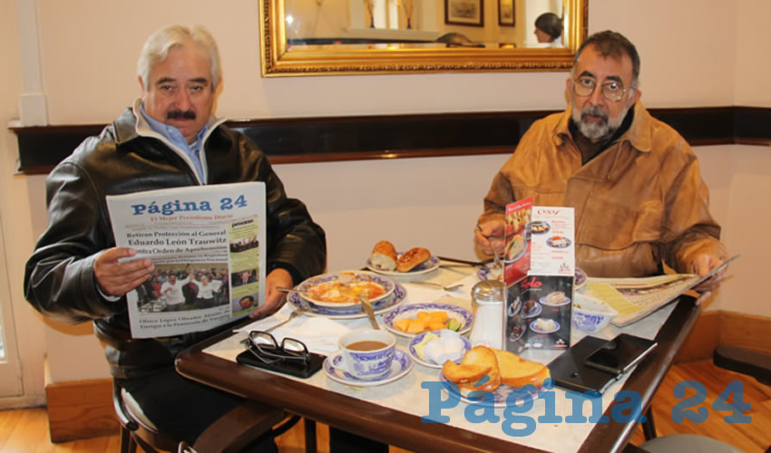Antonio López Muñoz y Jesús Eduardo Martín Jáuregui desayunaron en Sanborns Francia