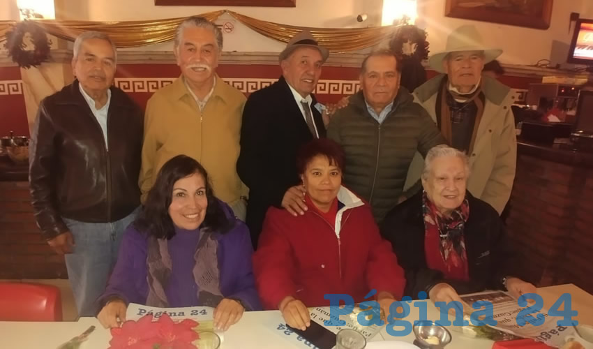 Marcos Rodríguez Valdés, Roberto Mata Martínez, Francisco López Velarde, Alberto Rangel Martínez, Roberto Aguayo Carmona, Lucila Serrano Herrera, Esther Martínez Sandoval y Carmelita Martínez González desayunaron en el restaurante Mitla