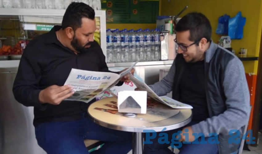 En fuente de sodas El Ed&eacute;n charlaron Gerardo Santoyo y David Mart&iacute;nez