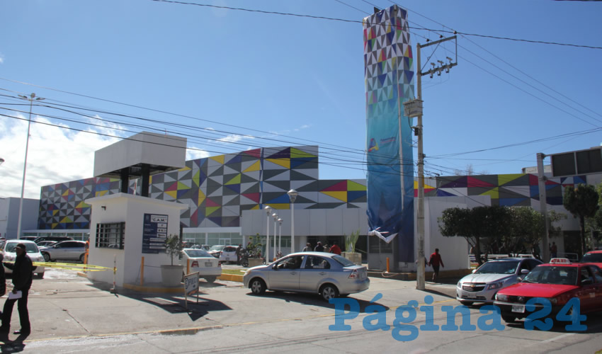 Hasta 30 pesos de estacionamiento pagan en el CAM (Foto: Archivo)