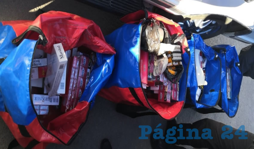 Los 180 paquetes de cigarros chinos que transportaban en una camioneta robada