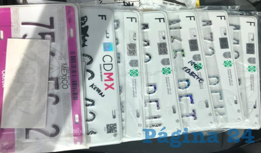Siete juegos de placas de circulación
