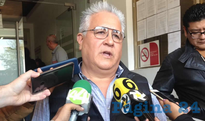 José Luis Acosta, el director del organismo de la cuenca Lerma-Santiago-Pacífico, no pudo siquiera describir uno solo de los programas que supuestamente el gobierno federal tiene para el combate a la contaminación del río Santiago