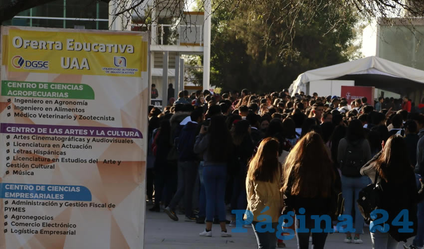 Los bachilleres asisten a los planteles y campus de la UAA para interactuar y relacionarse con las instalaciones y con la labor profesional que realizan los maestros