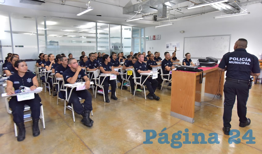 La corporaci&oacute;n no solo promueve la profesionalizaci&oacute;n de sus elementos, tambi&eacute;n su certificaci&oacute;n