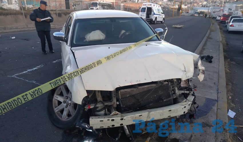 El carro Chrysler 300 C, que manejaba Eduardo Alaniz Flores, sobrino del legislador Juan Guillermo Alaniz de León